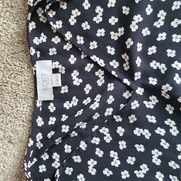 LOFT floral blouse - Picture 2 of 2